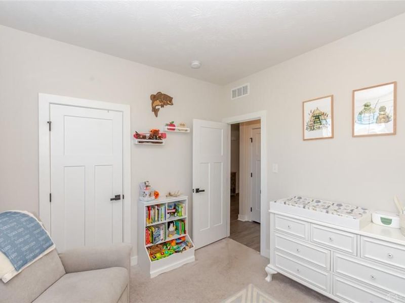 863 Cedar Grove Drive, Tipp City, OH 45371 Photo 6