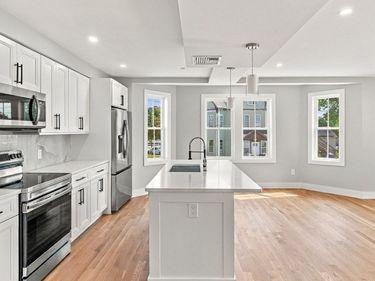199 South Ave, Unit 5, Whitman, MA 02382