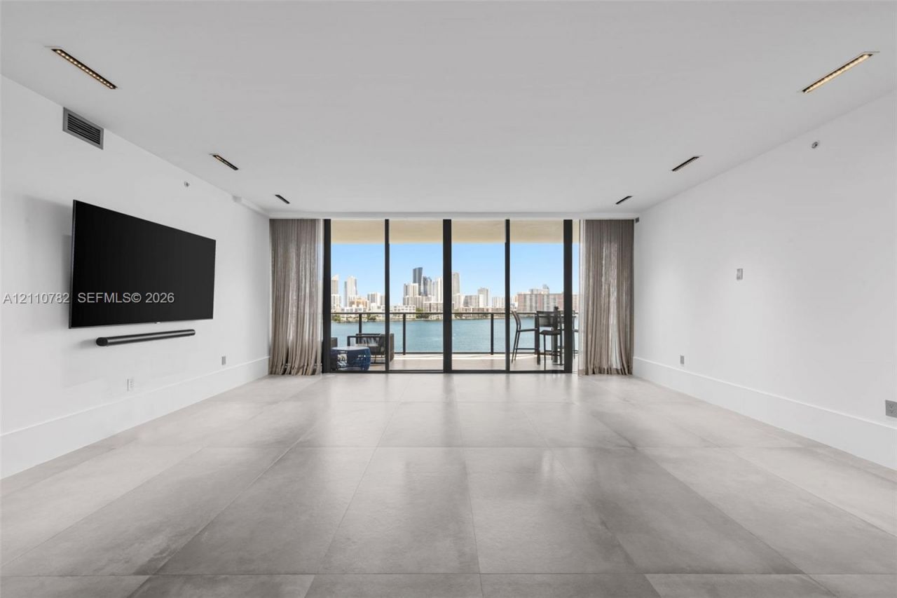 5000 Island Estates Dr , Unit 702, Aventura, FL 33160 Photo