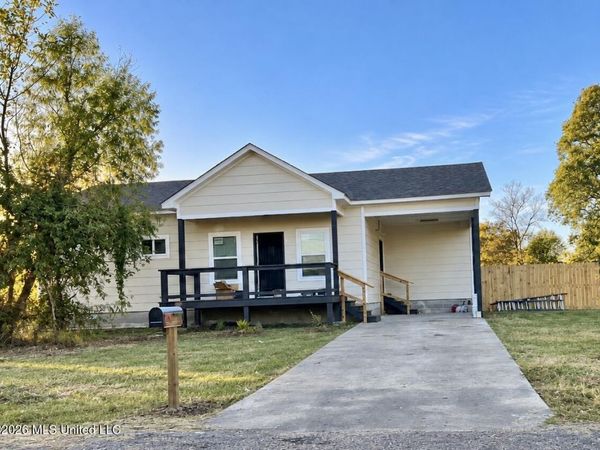 215 Meadowbrook Cove, Lyon, MS 38645