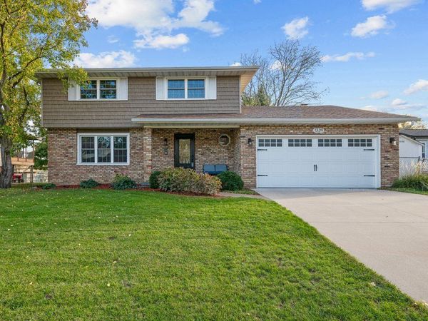 1339 W 41st Street , Davenport, IA 52806