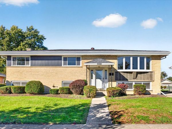 565 Arlene Drive, Wood Dale, IL 60191