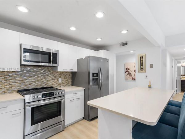 3350 NE 192nd St , Unit 4Q-B, Aventura, FL 33180