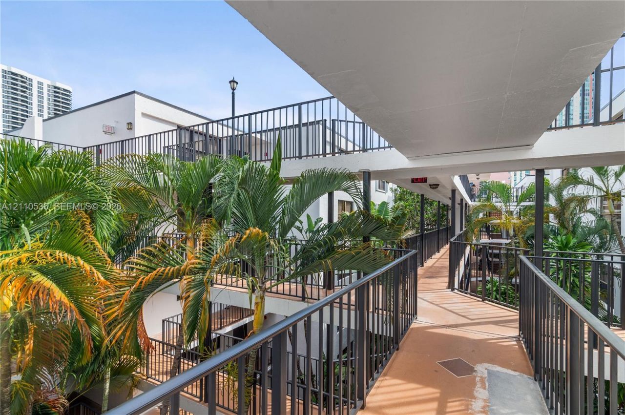 3350 NE 192nd St , Unit 4Q-B, Aventura, FL 33180 Photo
