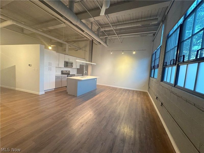 1587 E 31st Street , Unit 124, Cleveland, OH 44114 Photo 2