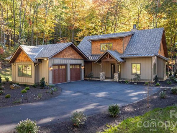 676 Arlington Road , Waynesville, NC 28786