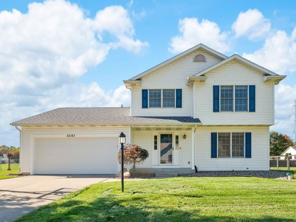 52183 Woodsedge Drive, Granger, IN 46530