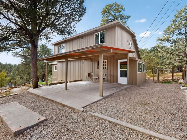 16 Thunderbird Lane, Tijeras, NM 87059