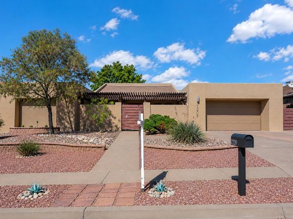 9209 Camino Cometa NE, Albuquerque, NM 87111