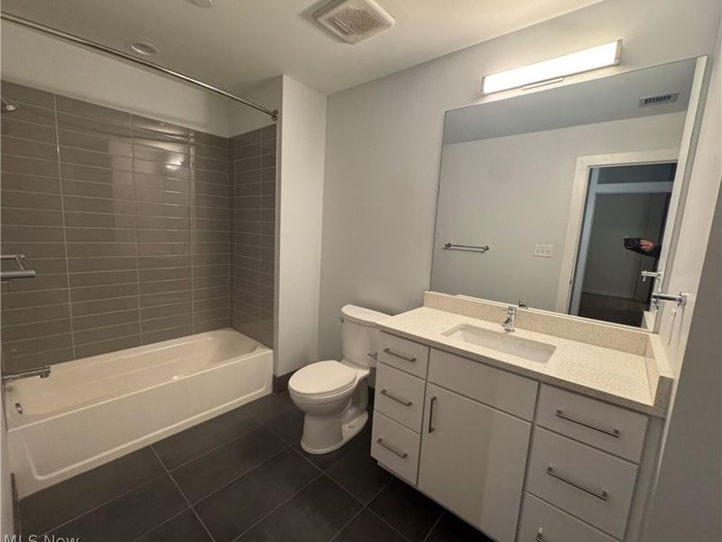 1587 E 31st Street , Unit 121, Cleveland, OH 44114 Photo 8