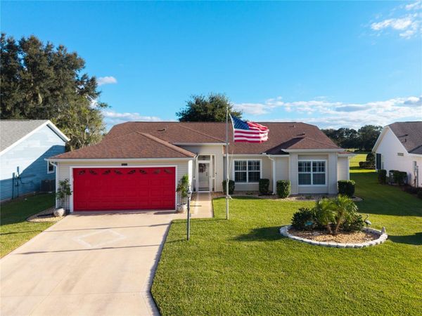 25233 LOST OAK CIRCLE , LEESBURG, FL 34748
