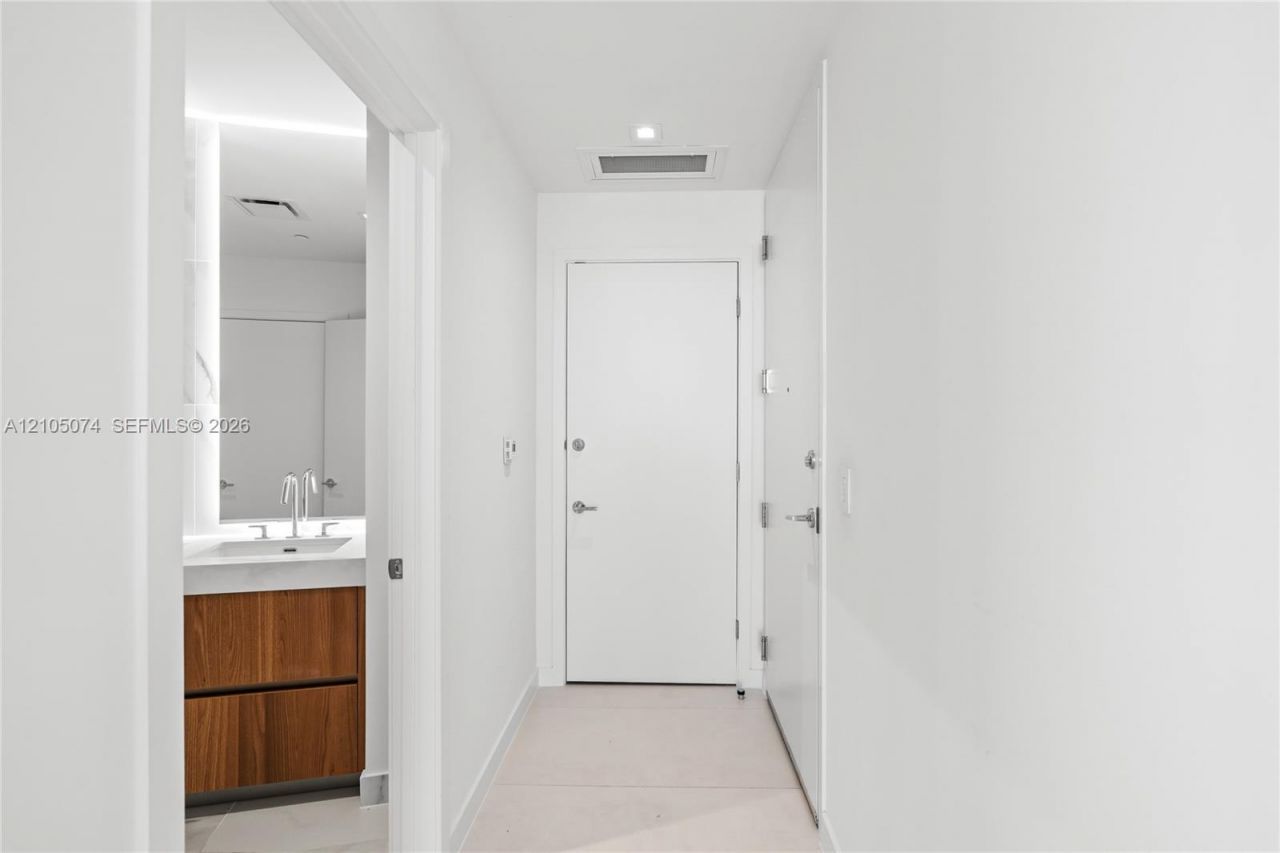 1400 Biscayne Blvd , Unit 3407, Miami, FL 33132 Photo