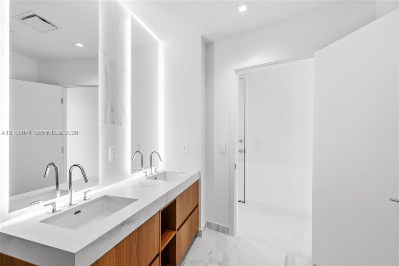 1400 Biscayne Blvd , Unit 3407, Miami, FL 33132 Photo