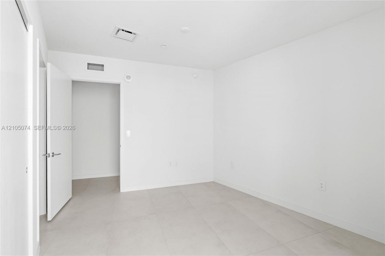 1400 Biscayne Blvd , Unit 3407, Miami, FL 33132 Photo