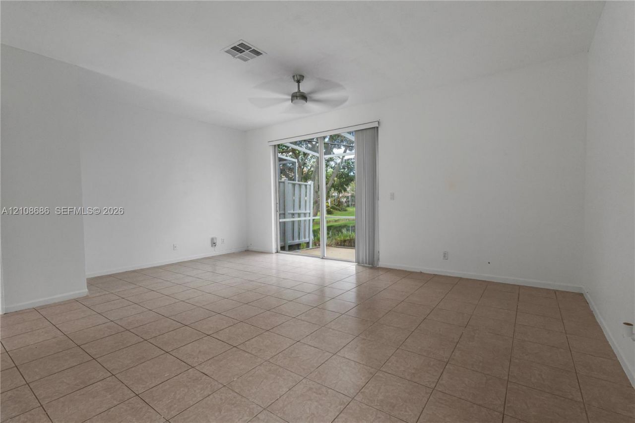 5541 NW 90th Ter , Sunrise, FL 33351 Photo