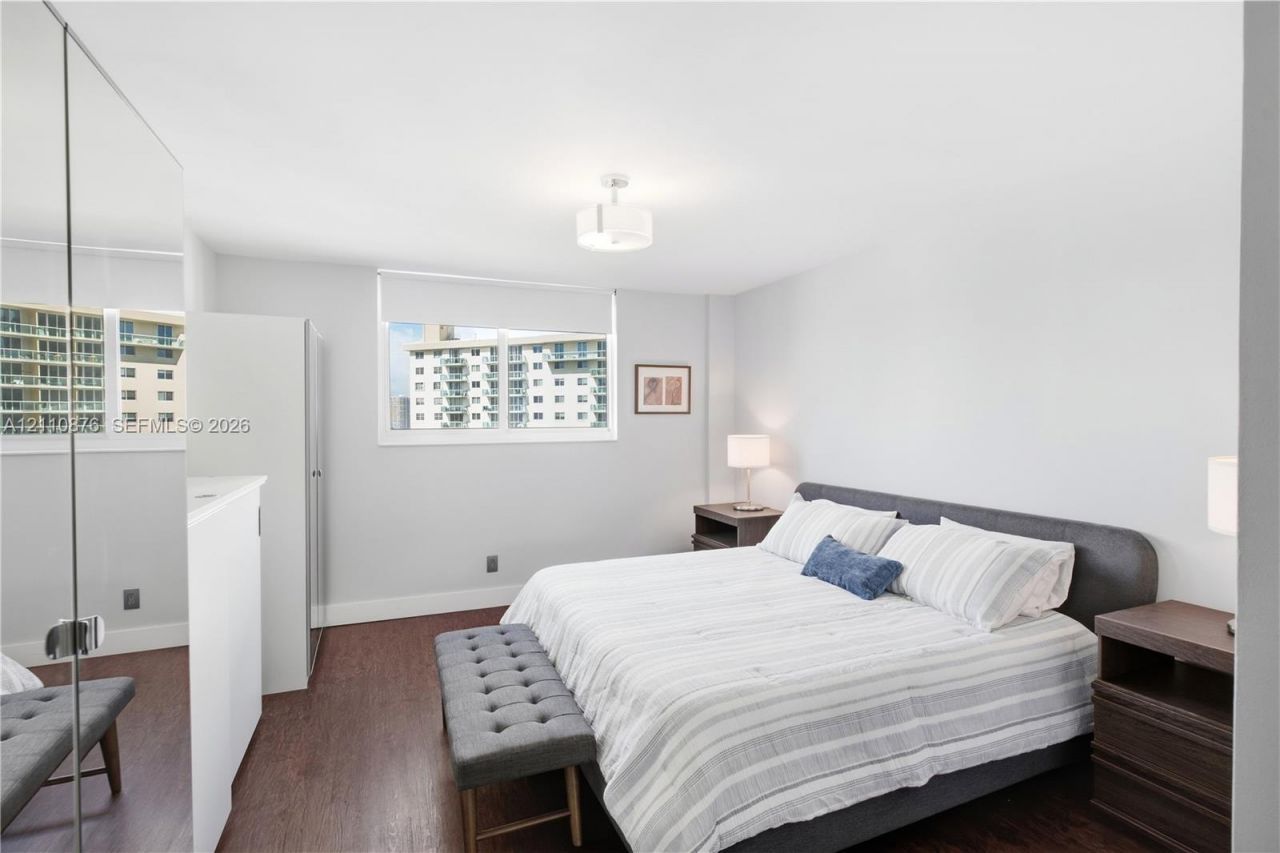 19380 Collins Ave , Unit 1219, Sunny Isles Beach, FL 33160 Photo