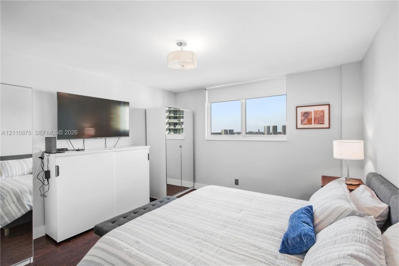 19380 Collins Ave , Unit 1219, Sunny Isles Beach, FL 33160 Photo