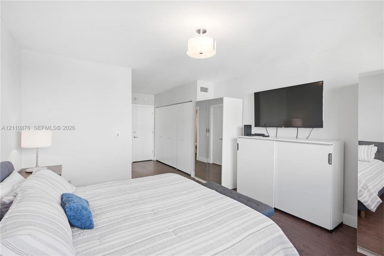 19380 Collins Ave , Unit 1219, Sunny Isles Beach, FL 33160 Photo