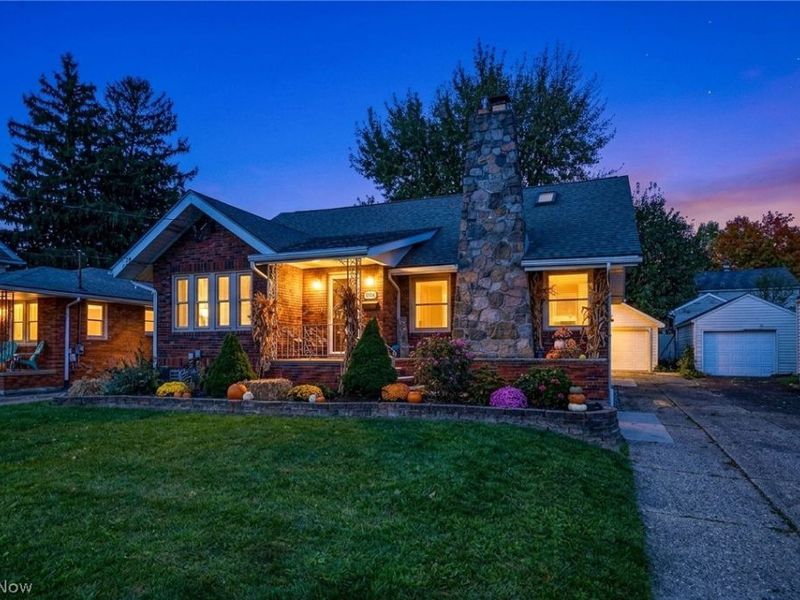 339 E Ford Avenue, Barberton, OH 44203 Photo 2