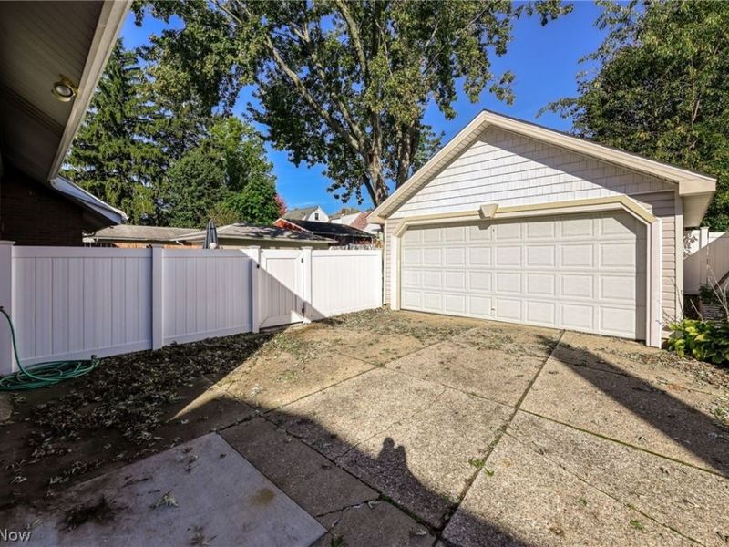 339 E Ford Avenue, Barberton, OH 44203 Photo 29