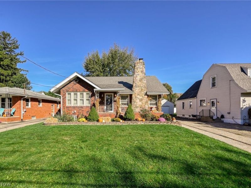 339 E Ford Avenue, Barberton, OH 44203 Photo 3