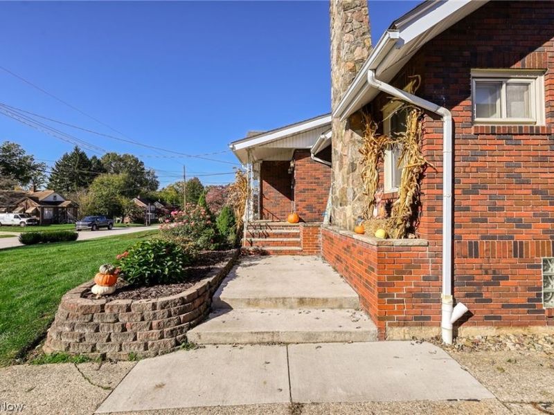 339 E Ford Avenue, Barberton, OH 44203 Photo 30