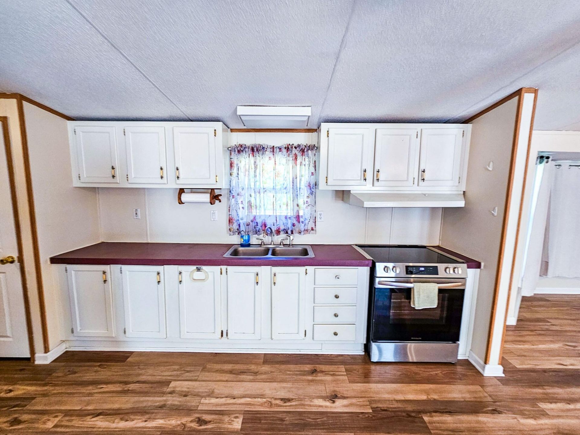 817 Catawba Hill Court Photo 11