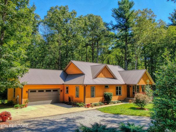 561 Northrup Falls Drive, Jamestown, TN 38556