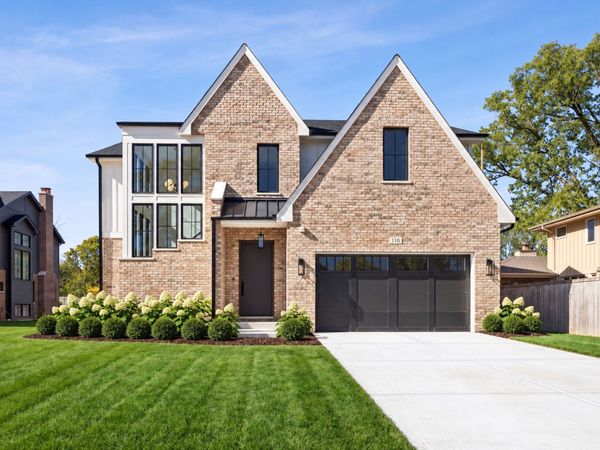 110 S Stough Street , Hinsdale, IL 60521