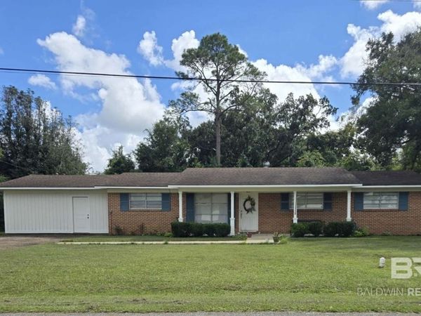 417 W Berry Avenue, Foley, AL 36535