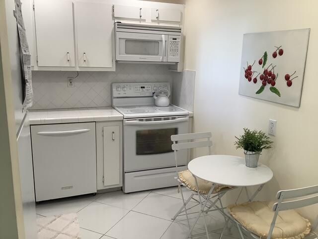 3540 S Ocean Boulevard, Unit 805, South Palm Beach, FL 33480 Photo