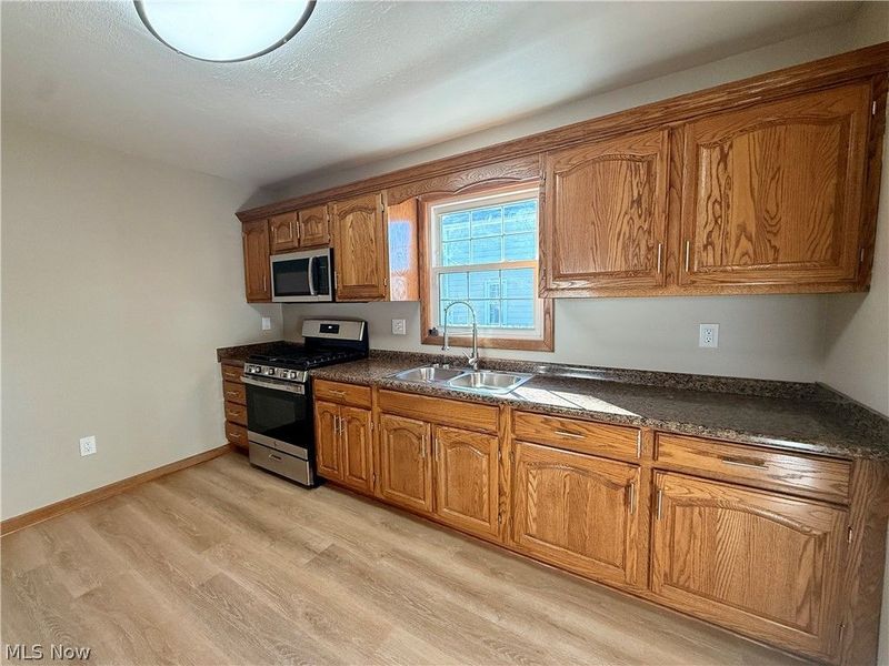 1633 E 34th Street, Lorain, OH 44055 Photo 4