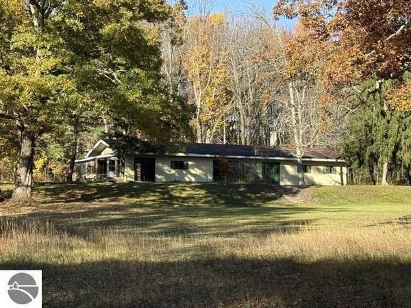 971 Al Moses Road N, Lake City, MI 49651