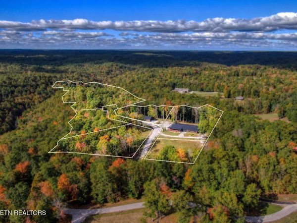 32 Mill Creek Point, Allardt, TN 38504