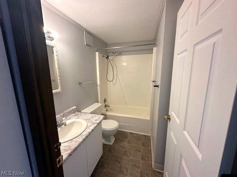 1830 Adams Lane, Unit 10, Zanesville, OH 43701 Photo 3
