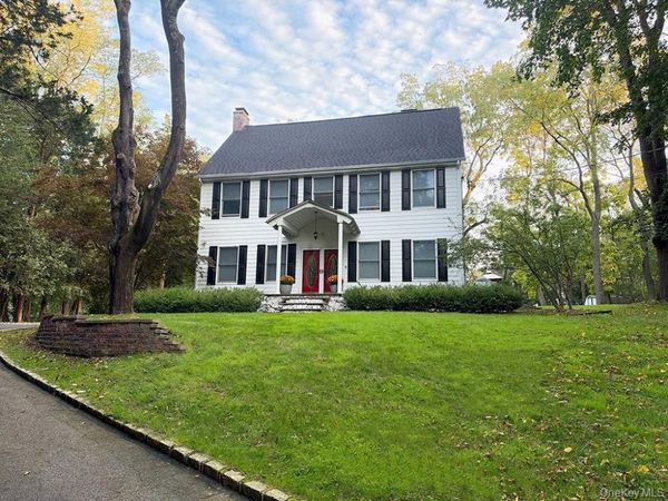 209 Old Town Road, East Setauket, NY 11733