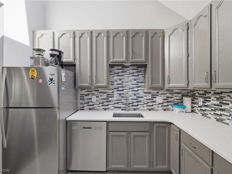 1726 W 31st Place, Cleveland, OH 44113 Photo 12