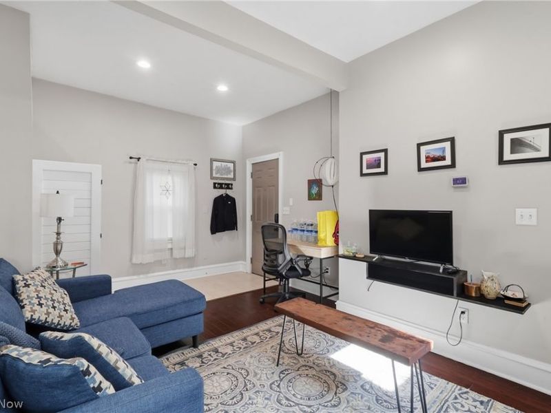 1726 W 31st Place, Cleveland, OH 44113 Photo 8
