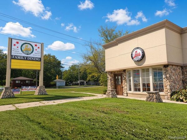 15198 E 13 Mile Road , Warren, Mi 48088
