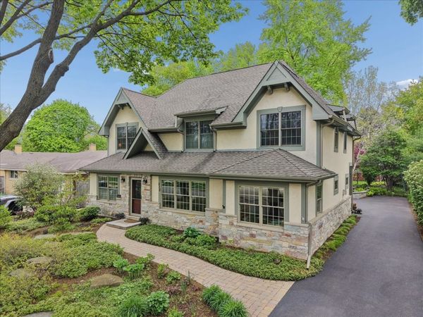 512 Oak Street , Libertyville, IL 60048