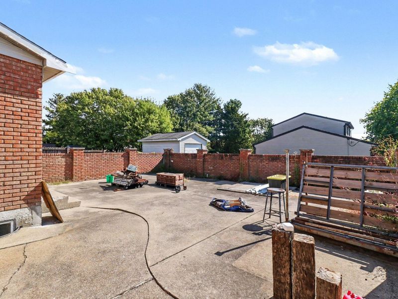 8310 Tamarack Drive, Florence, KY 41042 Photo 10