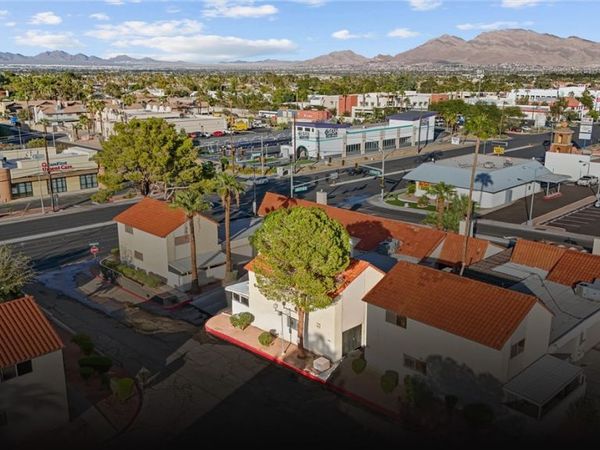 3320 Duece Street, Las Vegas, NV 89121
