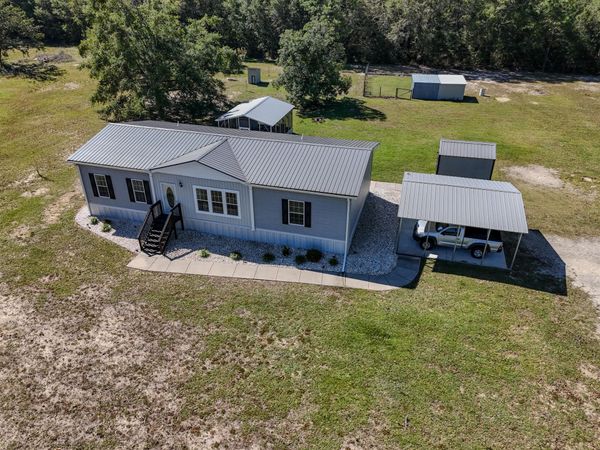 392 Quail Ridge Road, DeFuniak Springs, FL 32435