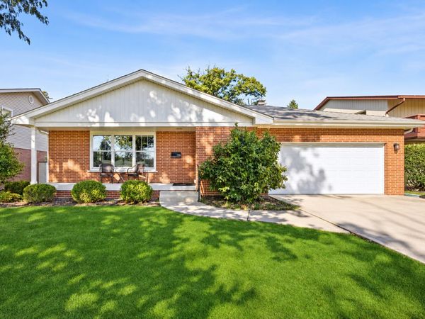 706 Courtland Circle , Western Springs, IL 60558