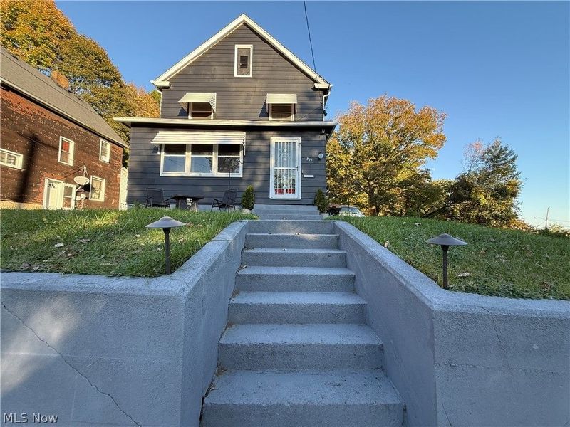 371 S Jackson Street, Youngstown, OH 44506 Photo 1