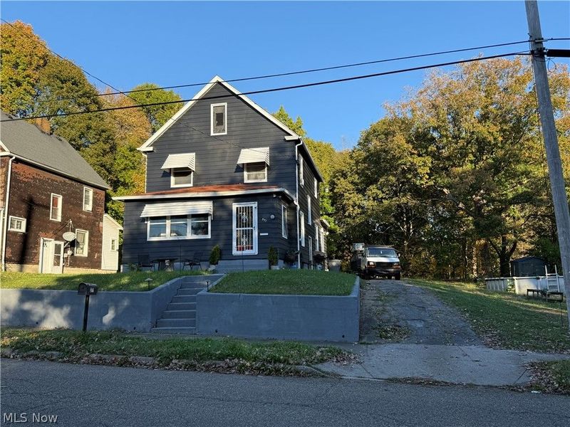 371 S Jackson Street, Youngstown, OH 44506 Photo 3