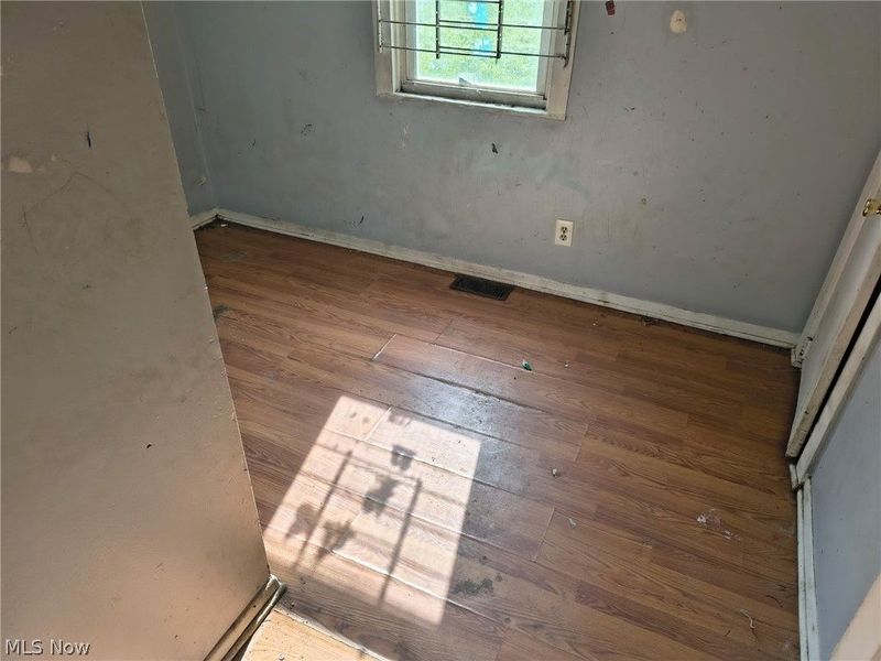 3325 E 49th Street, Cleveland, OH 44127 Photo 2