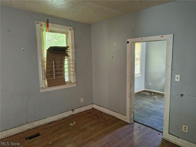 3325 E 49th Street, Cleveland, OH 44127 Photo 7