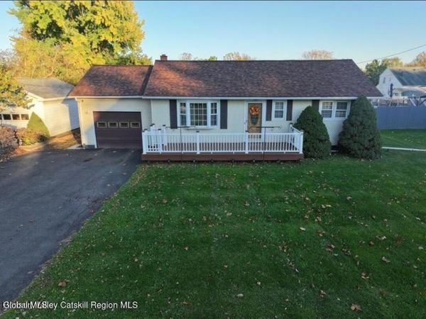 11 Apple Blossom Lane, Coxsackie, NY 12192
