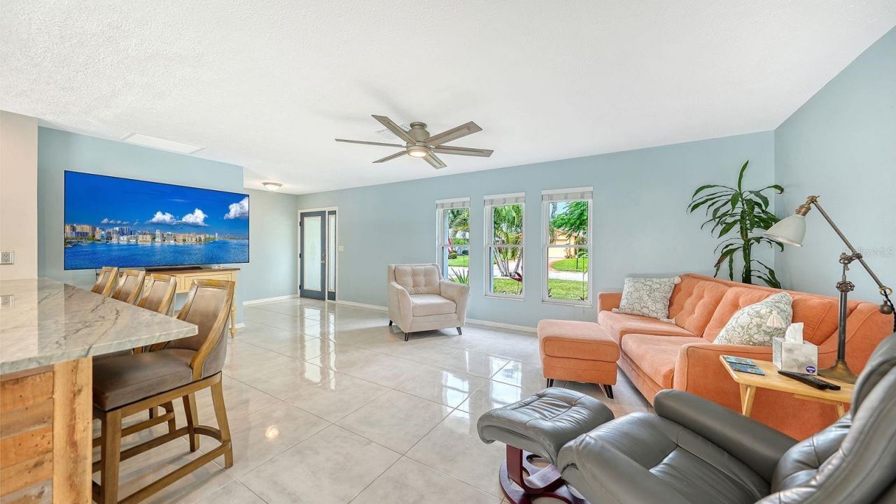 2295 Pine View Circle, Sarasota, FL 34231 Photo